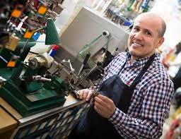 Como Identificar Quando a Fechadura Precisa Ser Trocada em Uberlândia: 6 Dicas carlos silva chaveiro 1